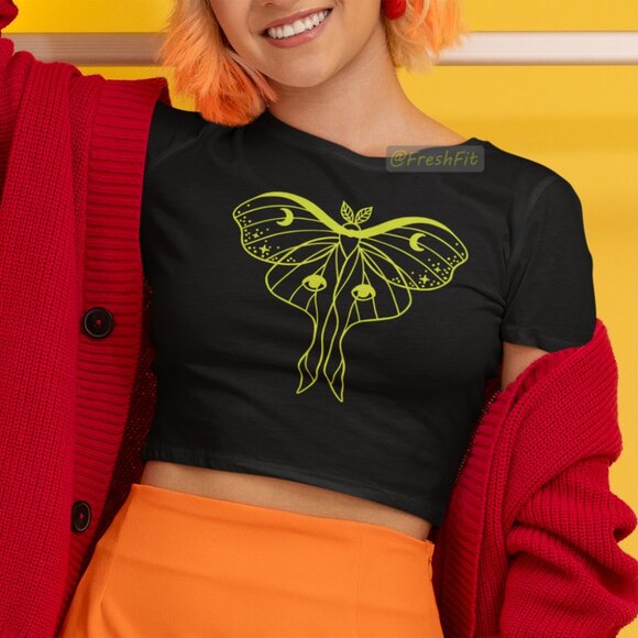 🆕Luna Moth Shirt Black Fitted Crop Top Tee - Picture 1 of 3
